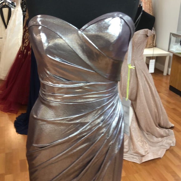 ⭐️SOLD⭐️ Silver-purple prom dress - Picture 2 of 8